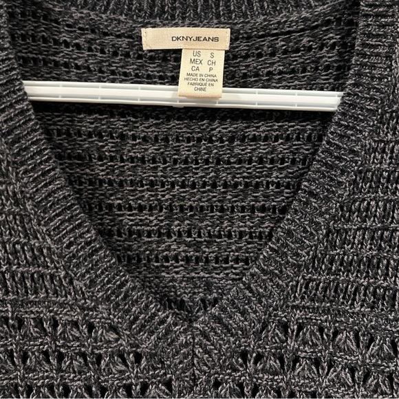 DKNY size small, gray knitted top. - Picture 3 of 3